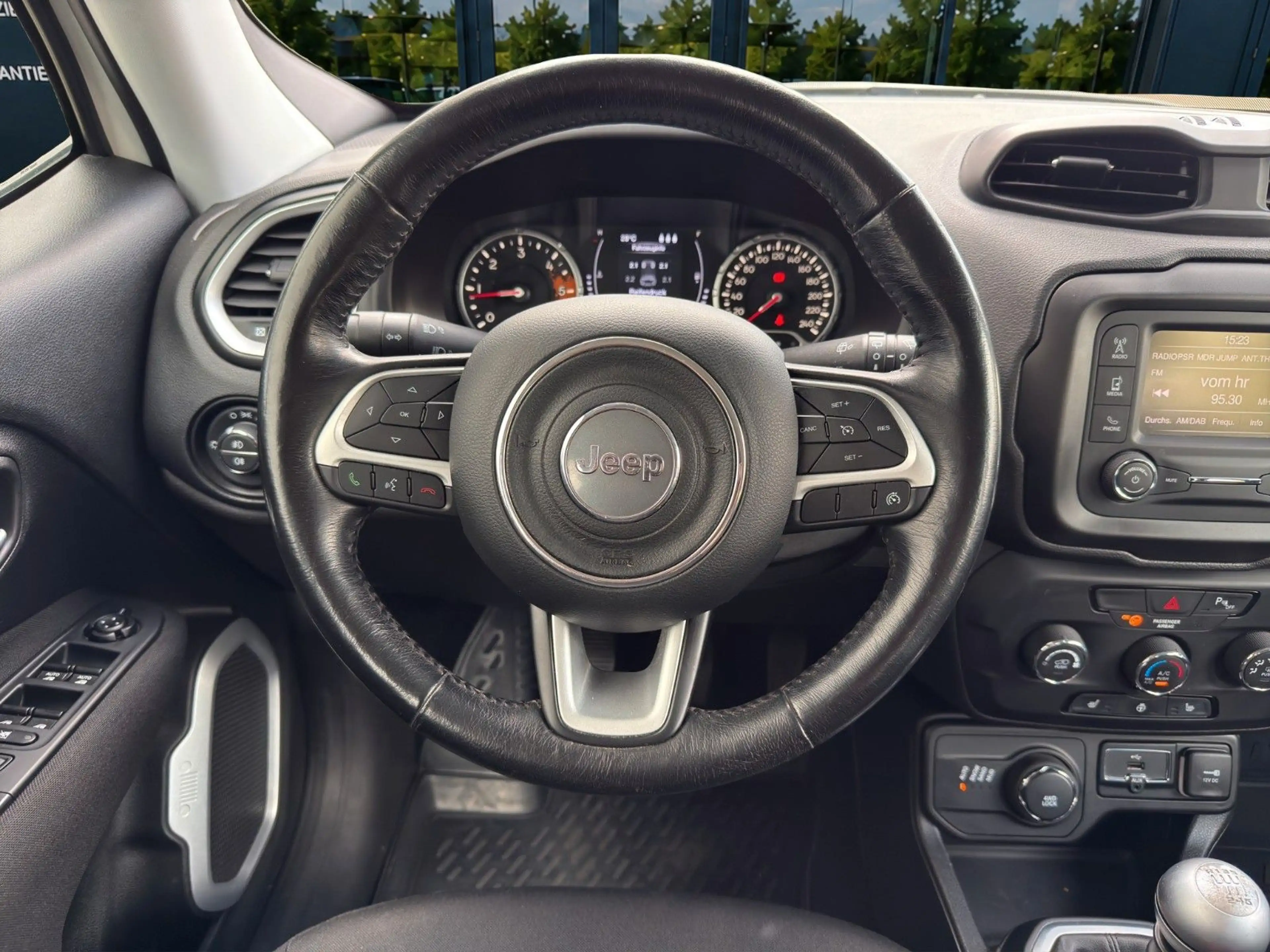 Jeep Renegade 2.0d Longitude 4WD,Siheizung,PDC — photo 12