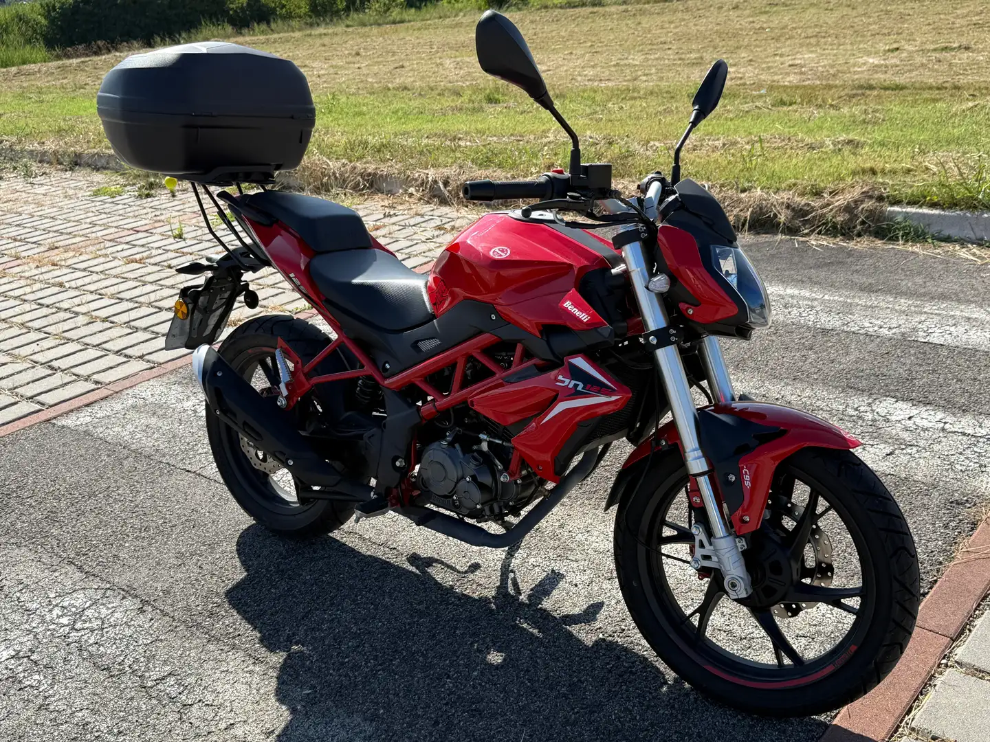 Benelli BN 125 naked Rosso - 2