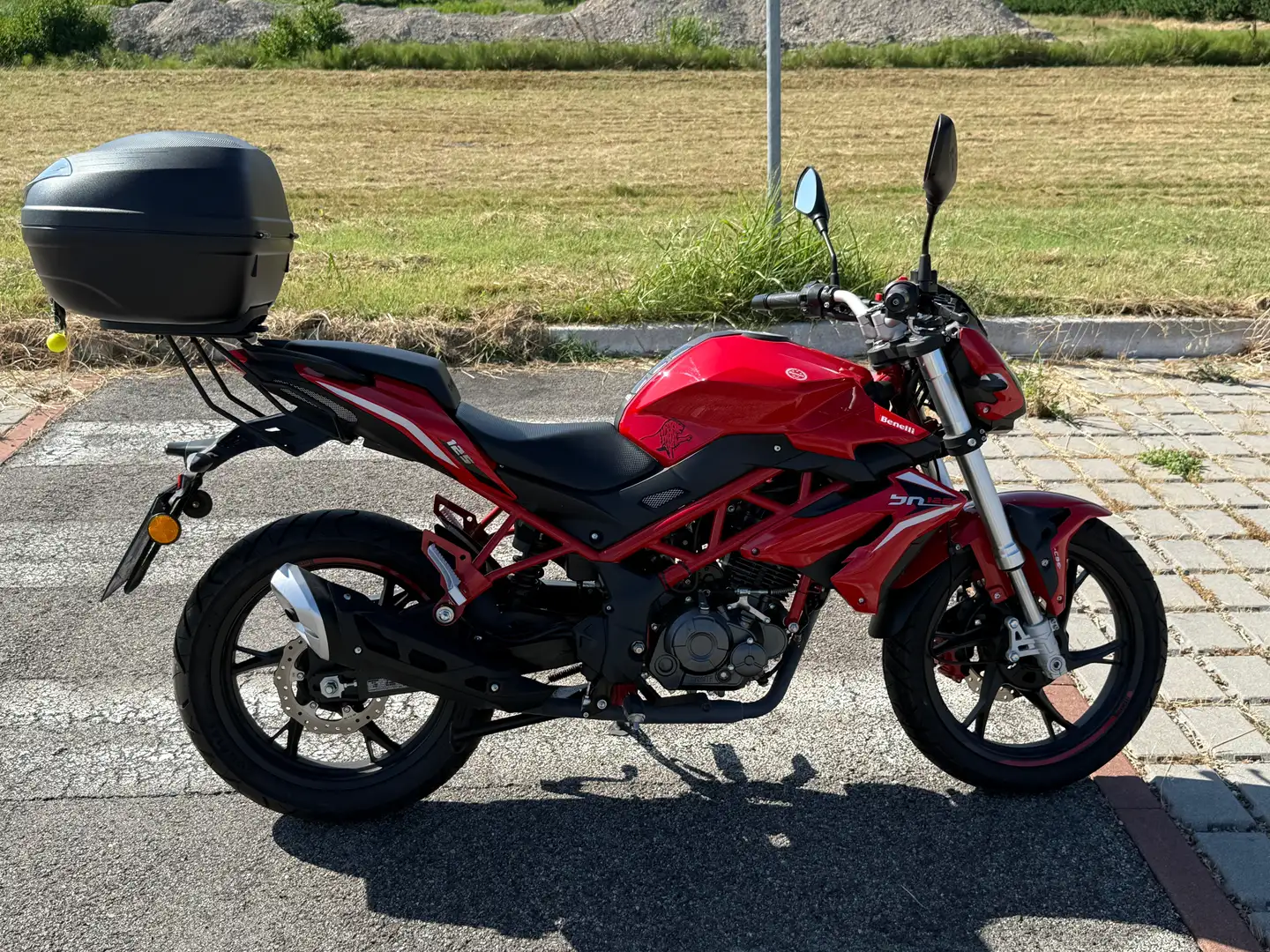 Benelli BN 125 naked Rosso - 1