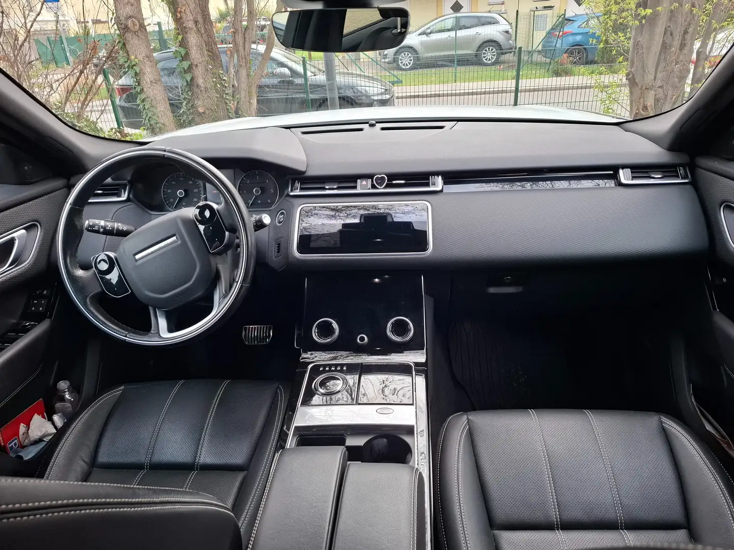 Land Rover Range Rover Velar D180 Allrad R-Dynamic Aut. Weiß - 2