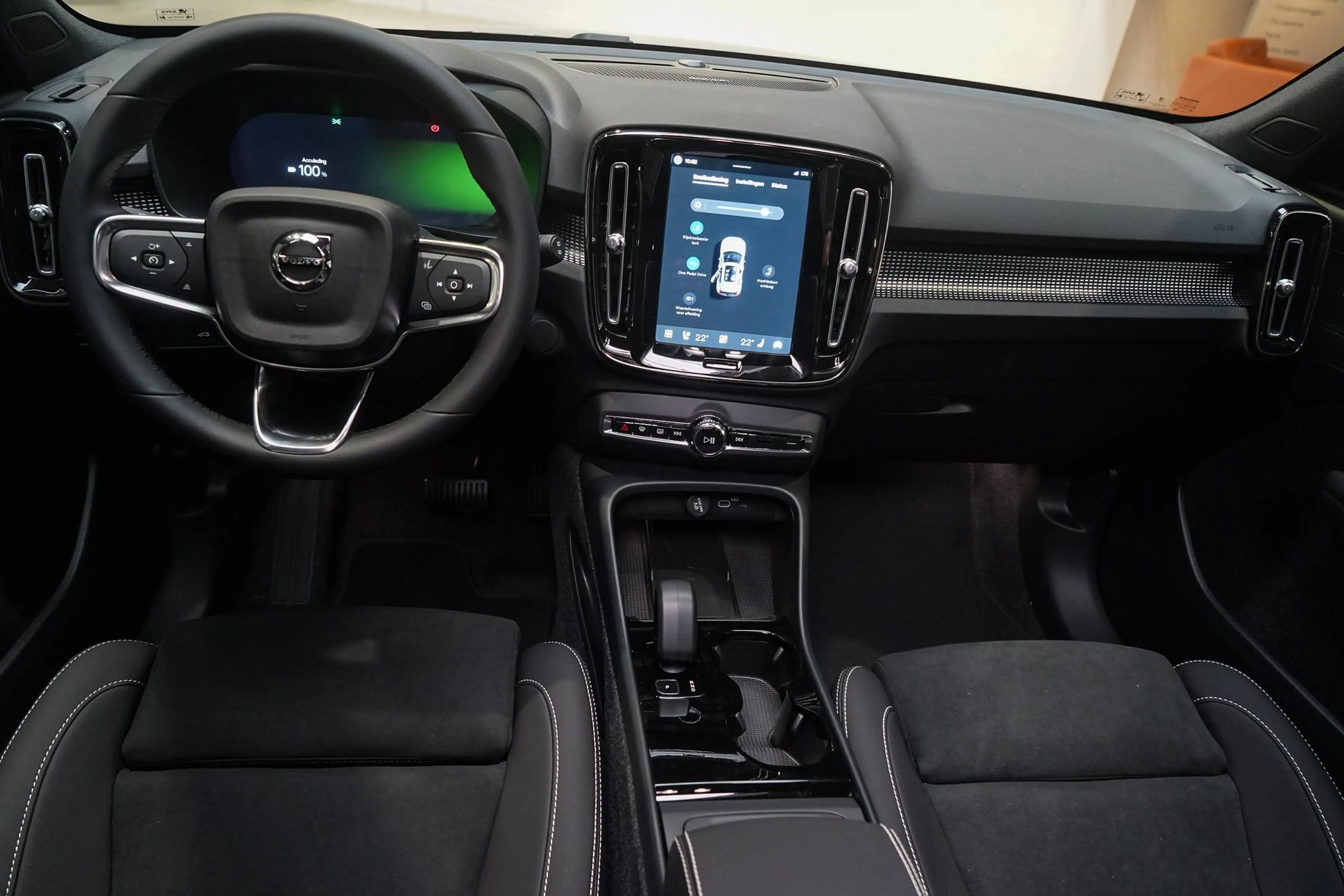 Volvo EX40 Single Motor Extended Range Ultra Europa 82 kWh | — photo 13