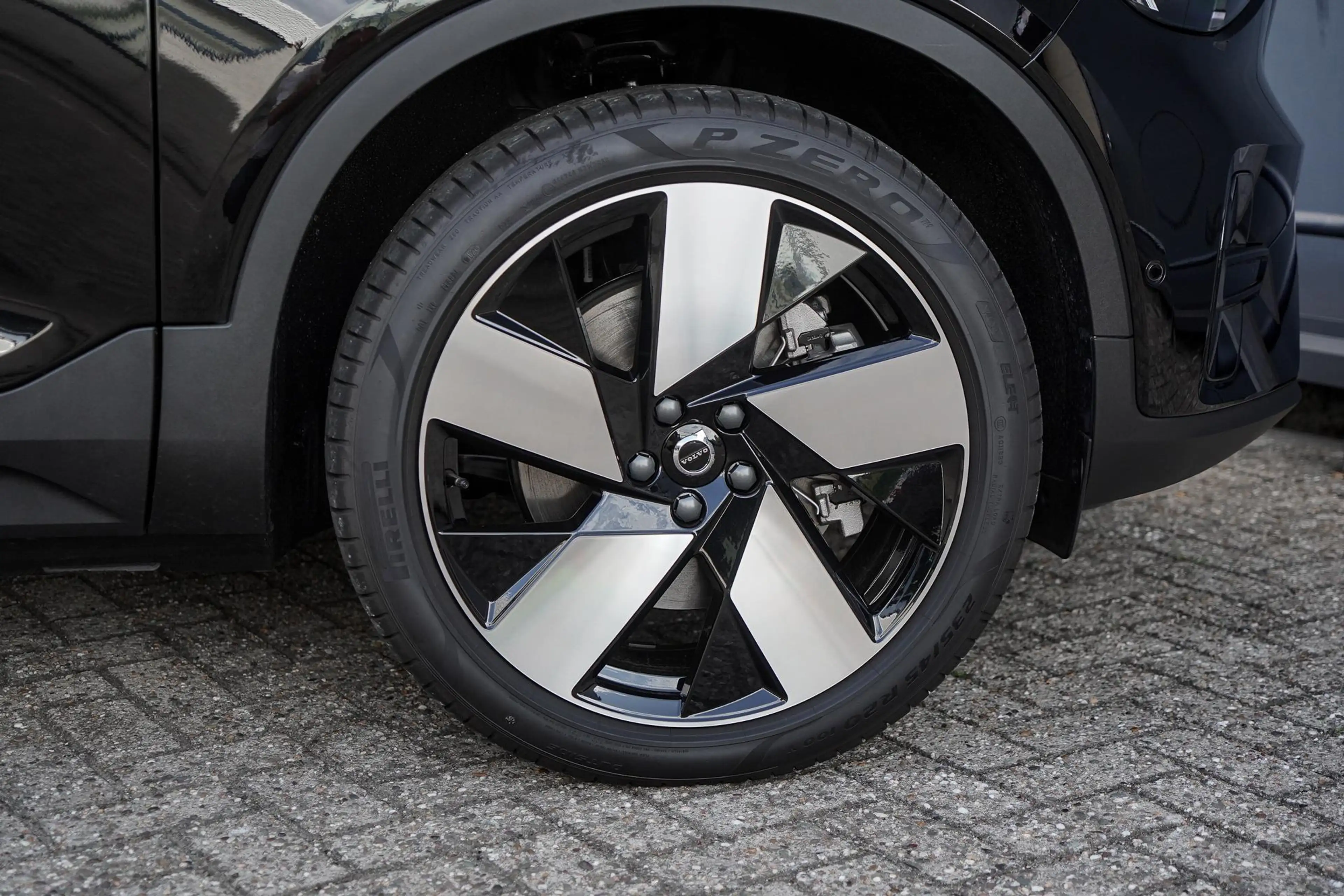 Volvo EX40 Single Motor Extended Range Ultra Europa 82 kWh | — photo 7
