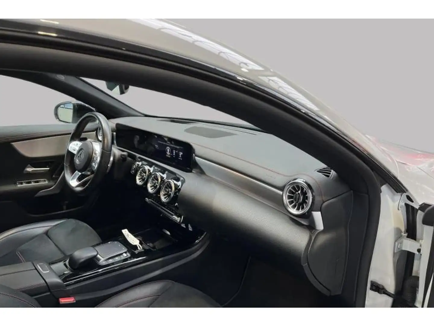 Mercedes-Benz CLA 180 CLA Pack AMG Blanc - 2