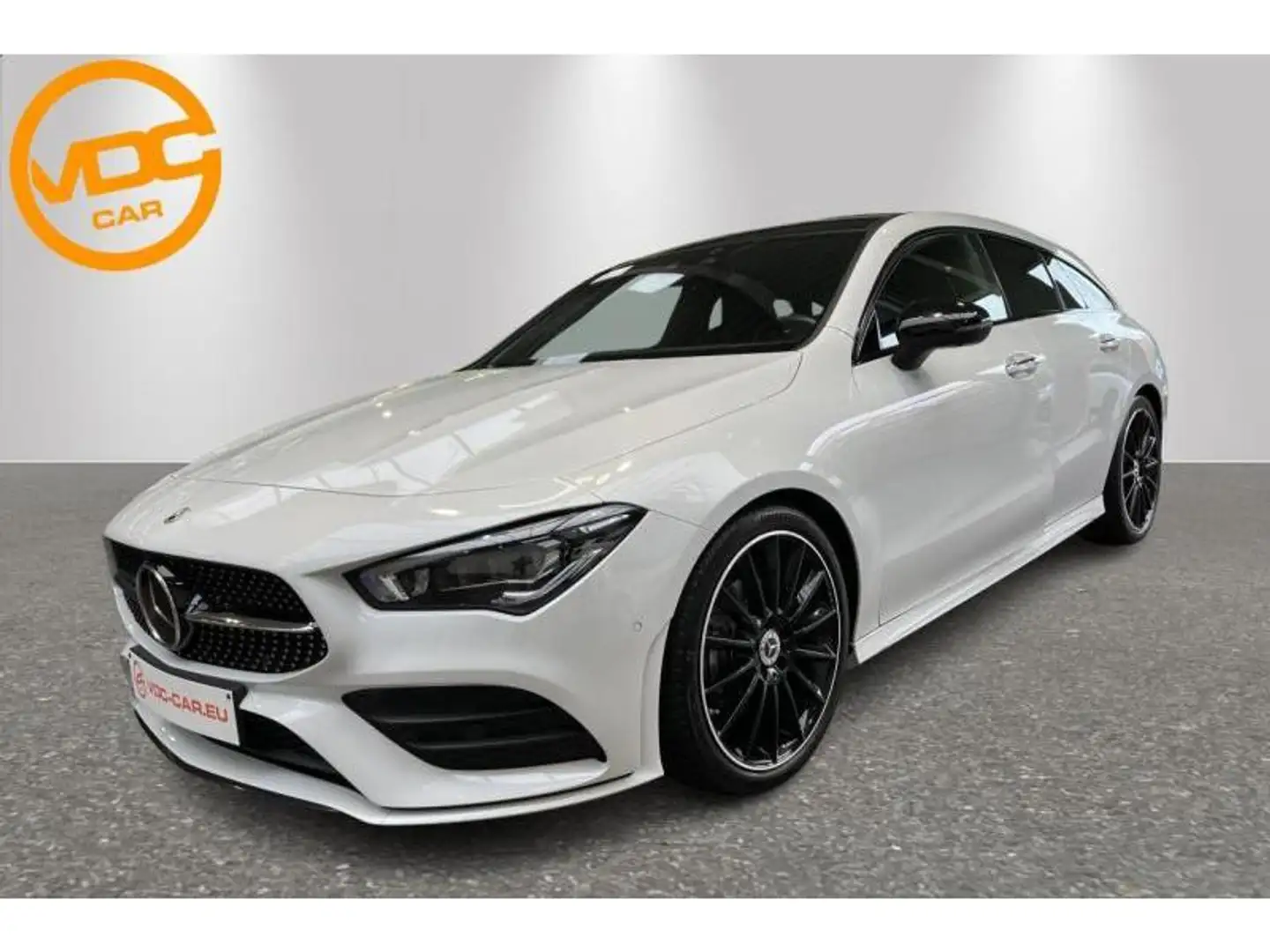 Mercedes-Benz CLA 180 CLA Pack AMG Blanc - 1