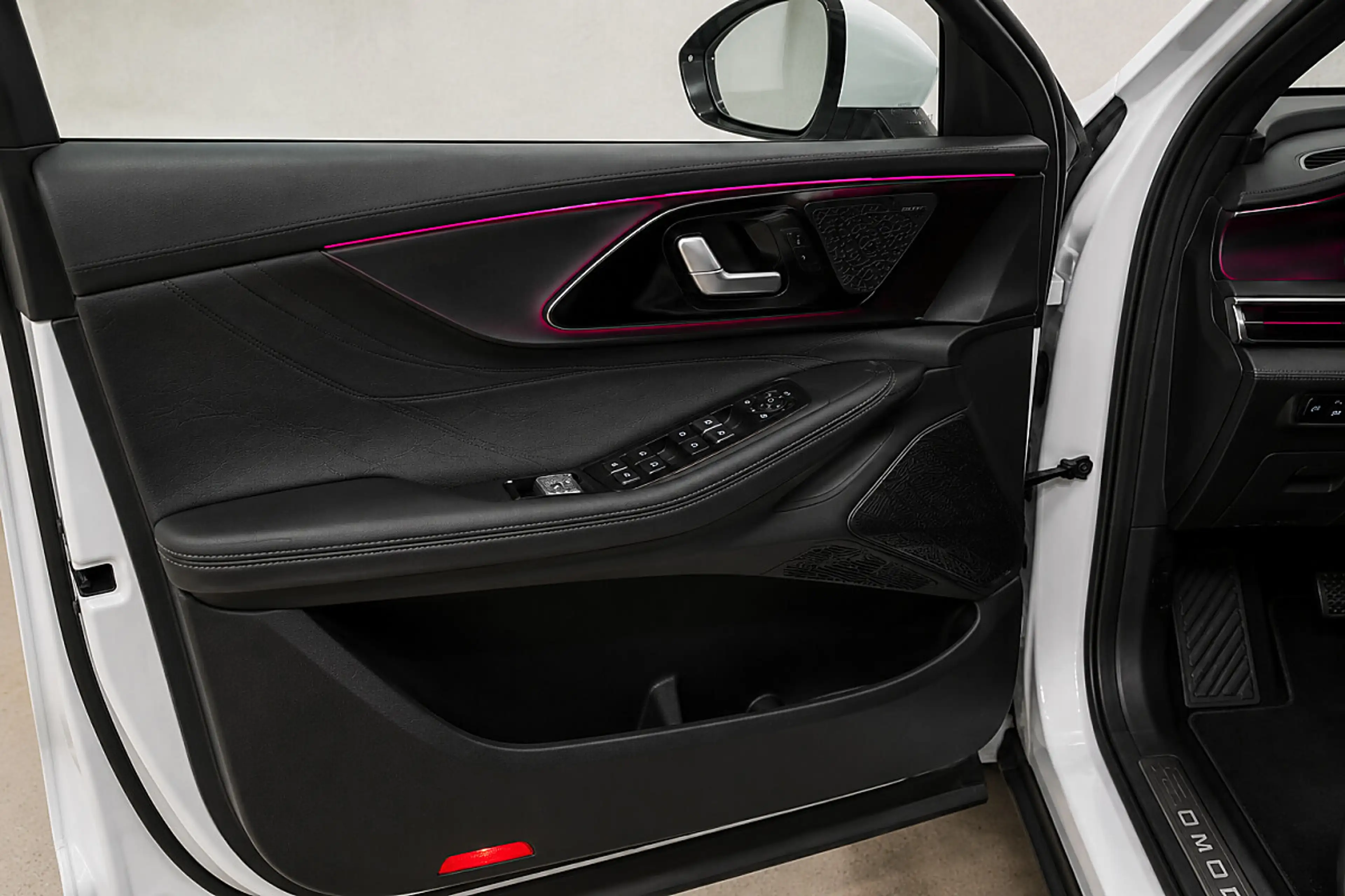 Omoda 9 PLUG-IN HYBRID SHS Aut. PREMIUM-Line AWD — photo 13