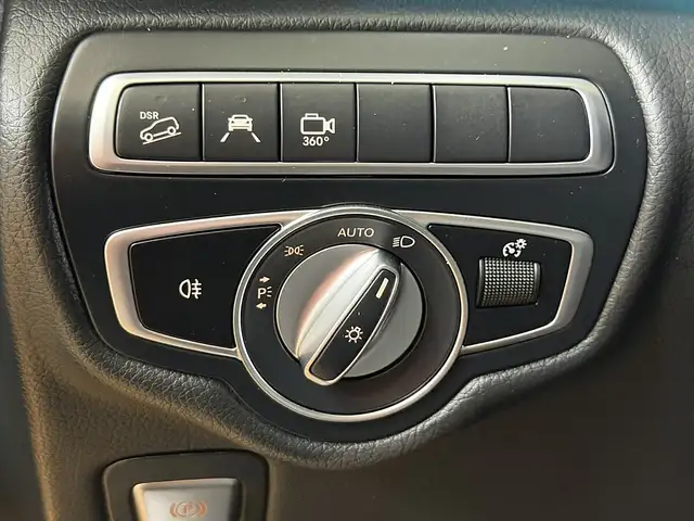 Mercedes-Benz V-Class view 16