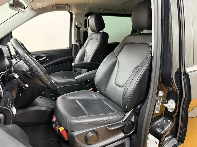 Mercedes-Benz V-Class view 6