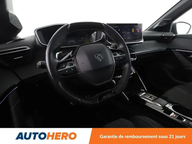 Peugeot 208 view 11