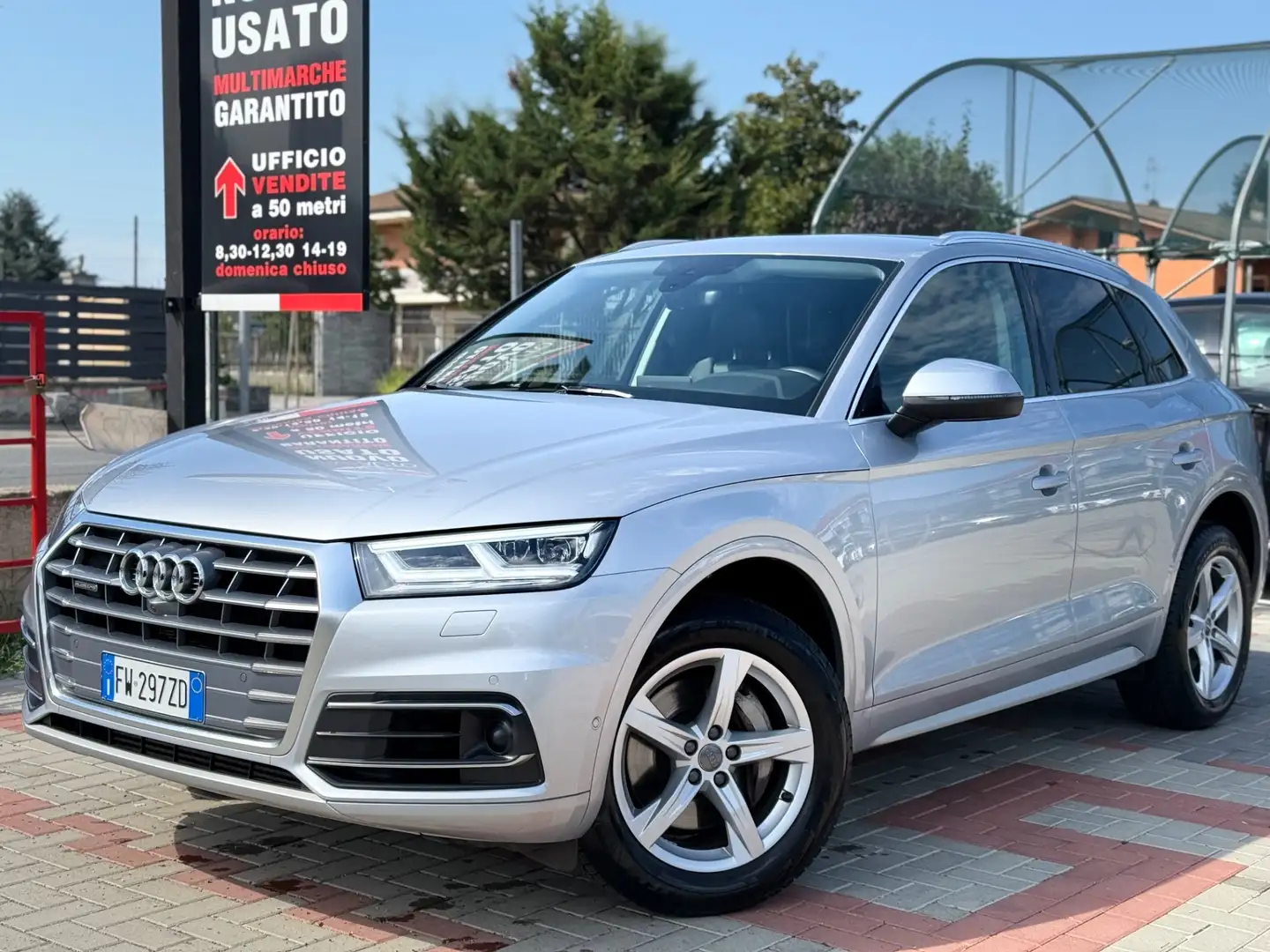Audi Q5 50 TDI quattro tiptronic Sport Stříbrná - 2