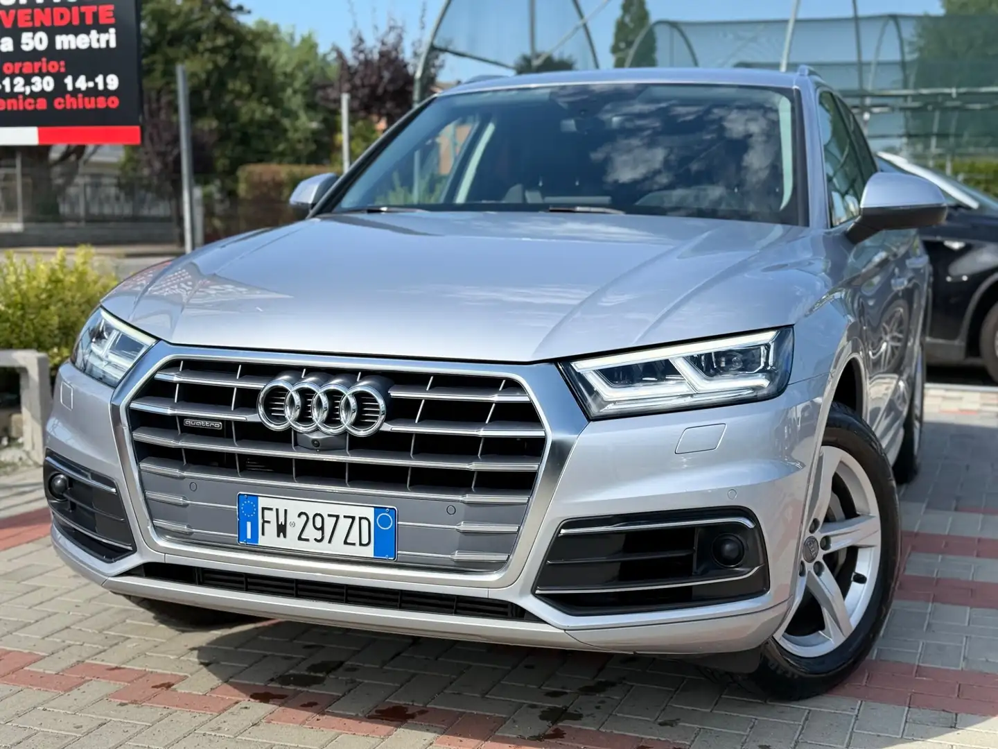 Audi Q5 50 TDI quattro tiptronic Sport Stříbrná - 1