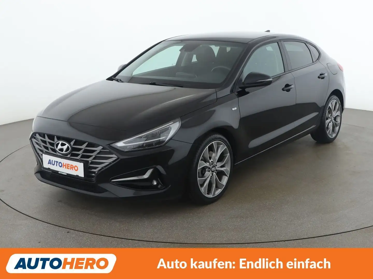 Hyundai i30 1.5 T-GDI Mild-Hybrid Trend Schwarz - 1