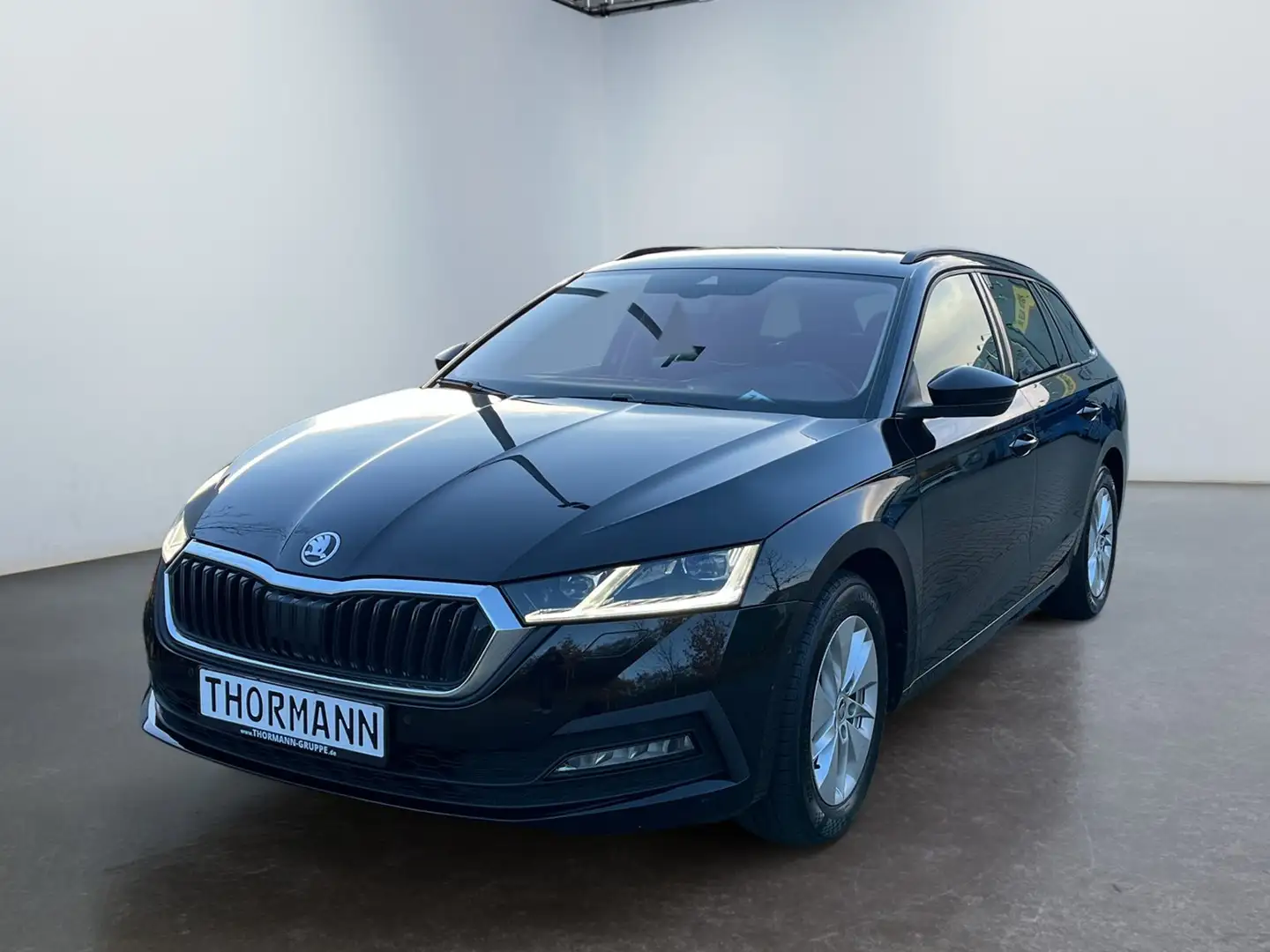 Skoda Octavia Combi Ambition 1.5 TSI ACT 4xSHZ ACC LED Schwarz - 2