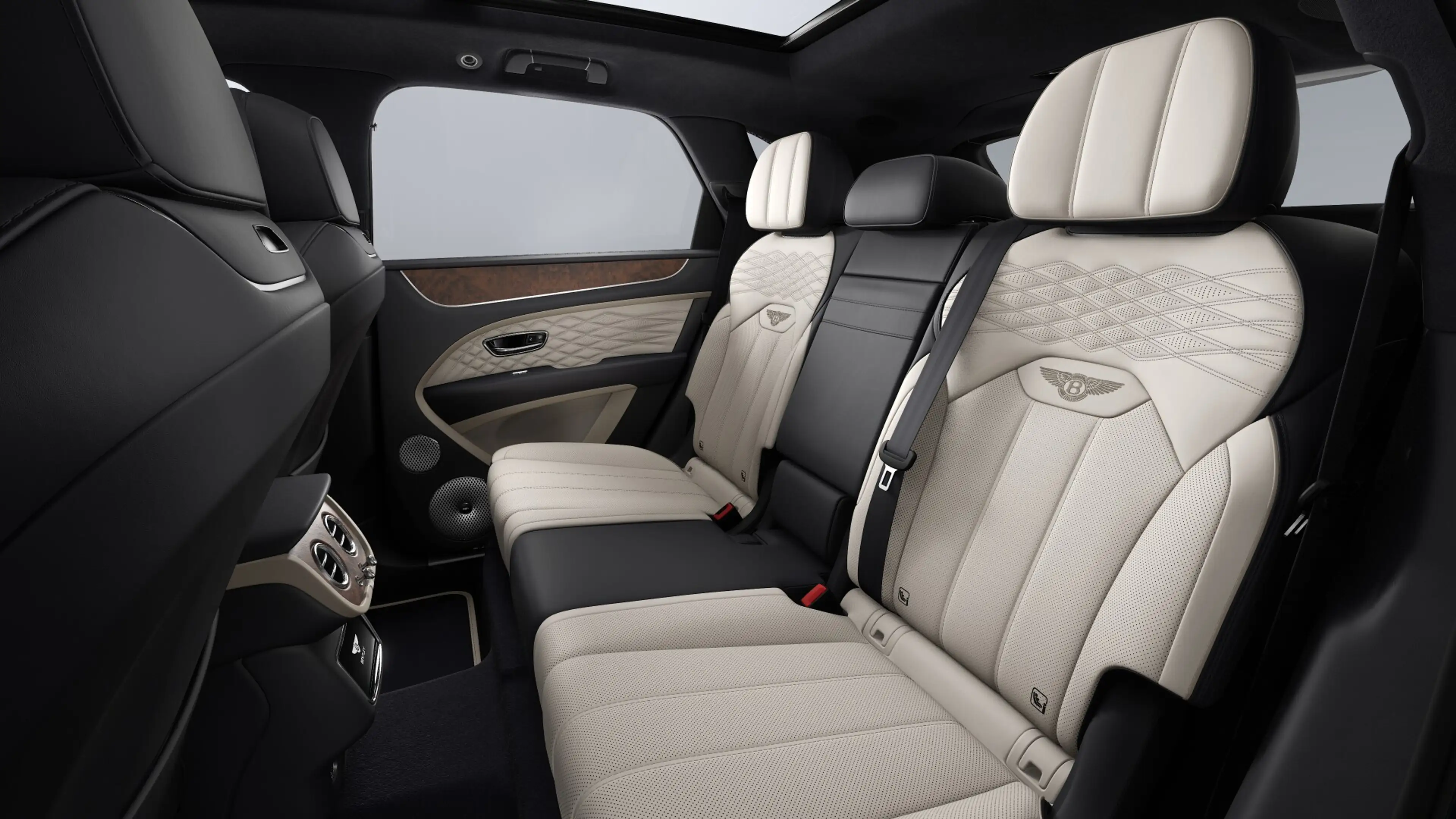 Bentley Bentayga Artenara Edition Hybrid MY2027 — photo 7