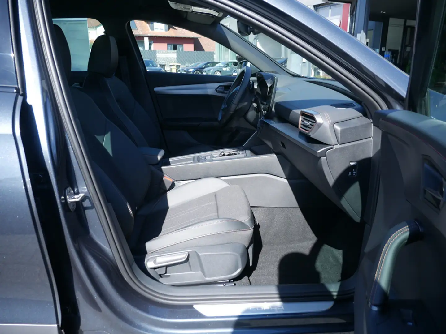 CUPRA Formentor 2.0 TDI 4Drive KAMERA NAVI ACC LED Grau - 2