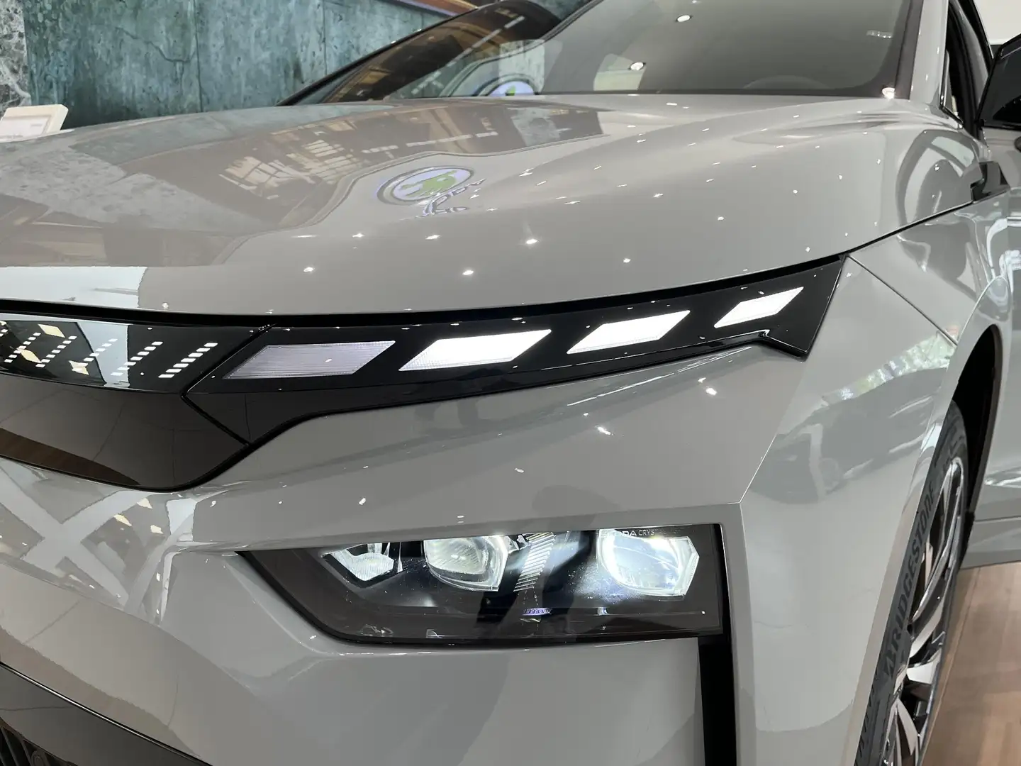 Skoda Enyaq 60 Sportline 204 PK | Automaat | Matrix LED Koplam Grijs - 2