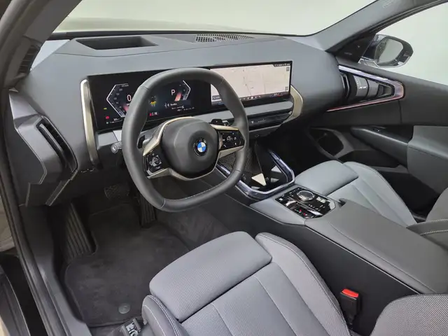 BMW X3 view 8