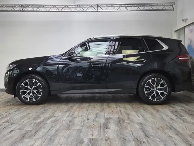 BMW X3 view 3