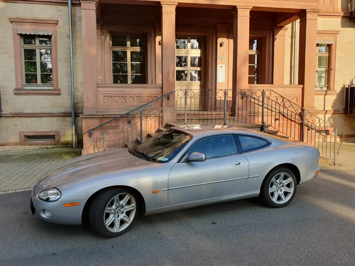 Jaguar XK8 XK8 Coupe Plateado - 1