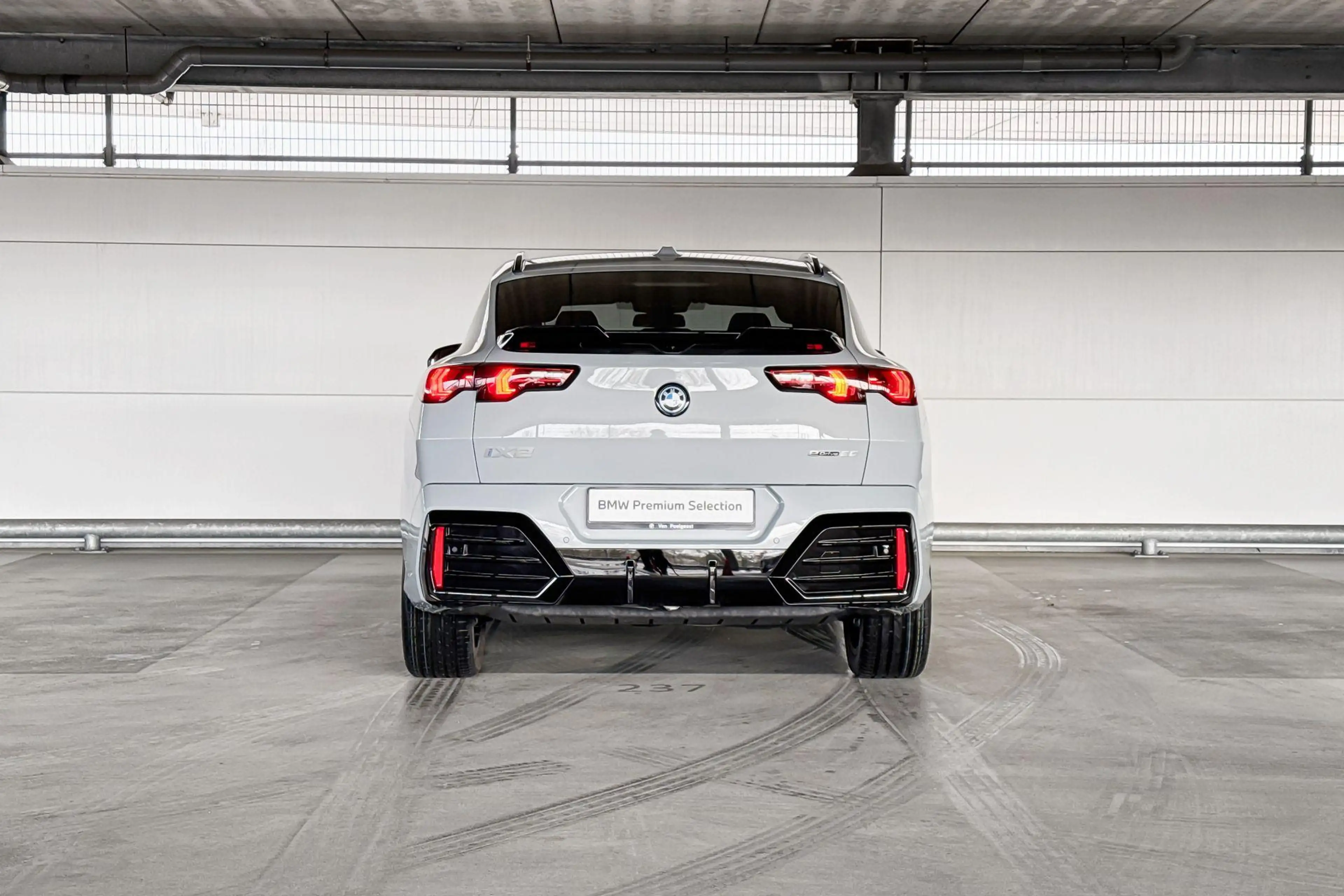 BMW iX2 eDrive20 67 kWh M Sport Edition — photo 7