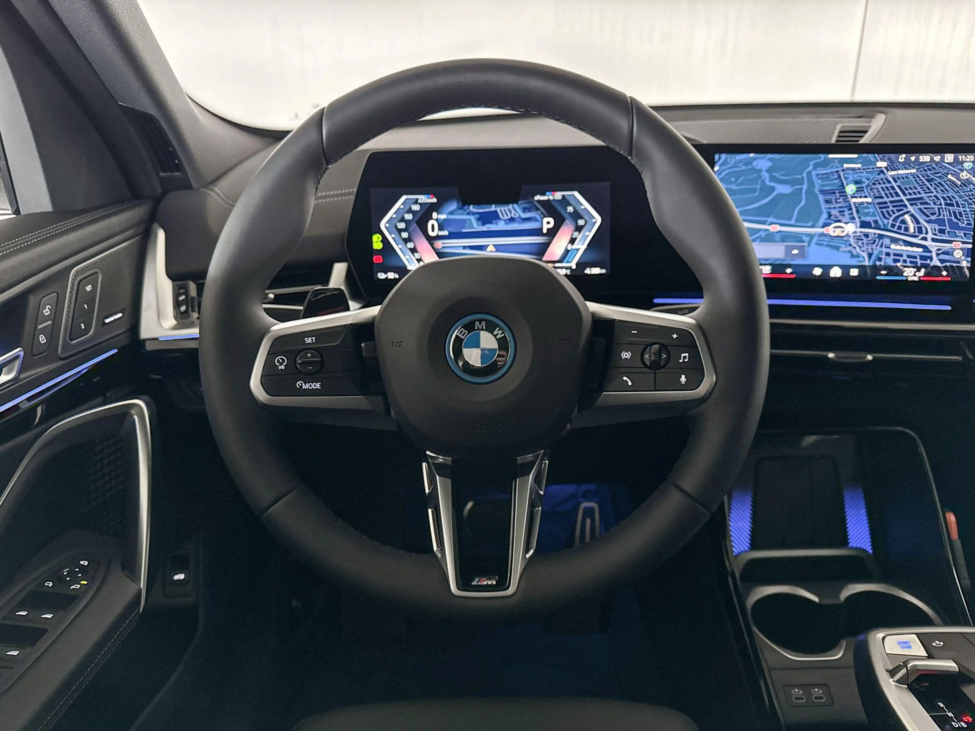 BMW iX2 eDrive20 67 kWh M Sport Edition — photo 12