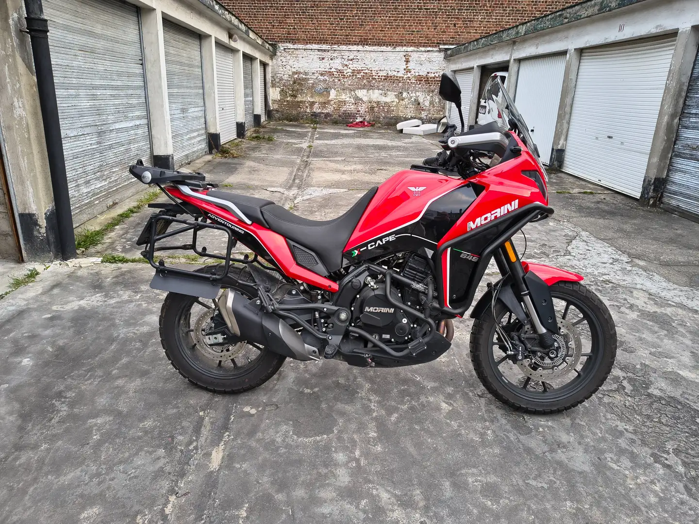 Moto Morini X-Cape Rood - 2