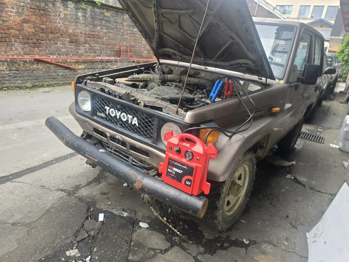 Toyota Land Cruiser 4.2 D FRP Top LX (HZJ73) - 2