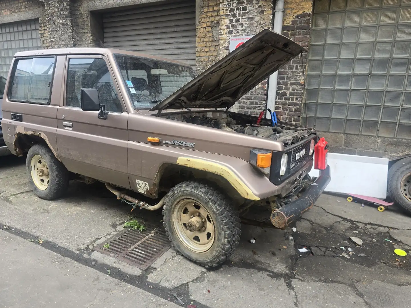 Toyota Land Cruiser 4.2 D FRP Top LX (HZJ73) - 1