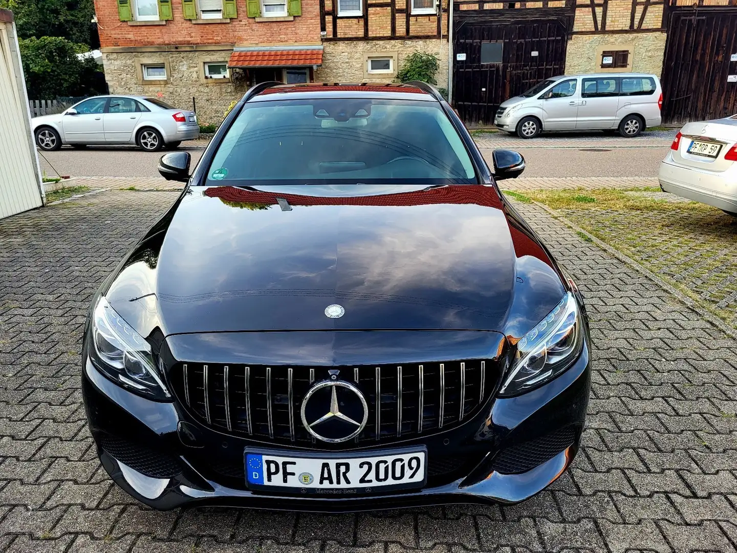 Mercedes-Benz C 300 (BlueTEC Hybrid) h 7G-TRONIC Black - 1