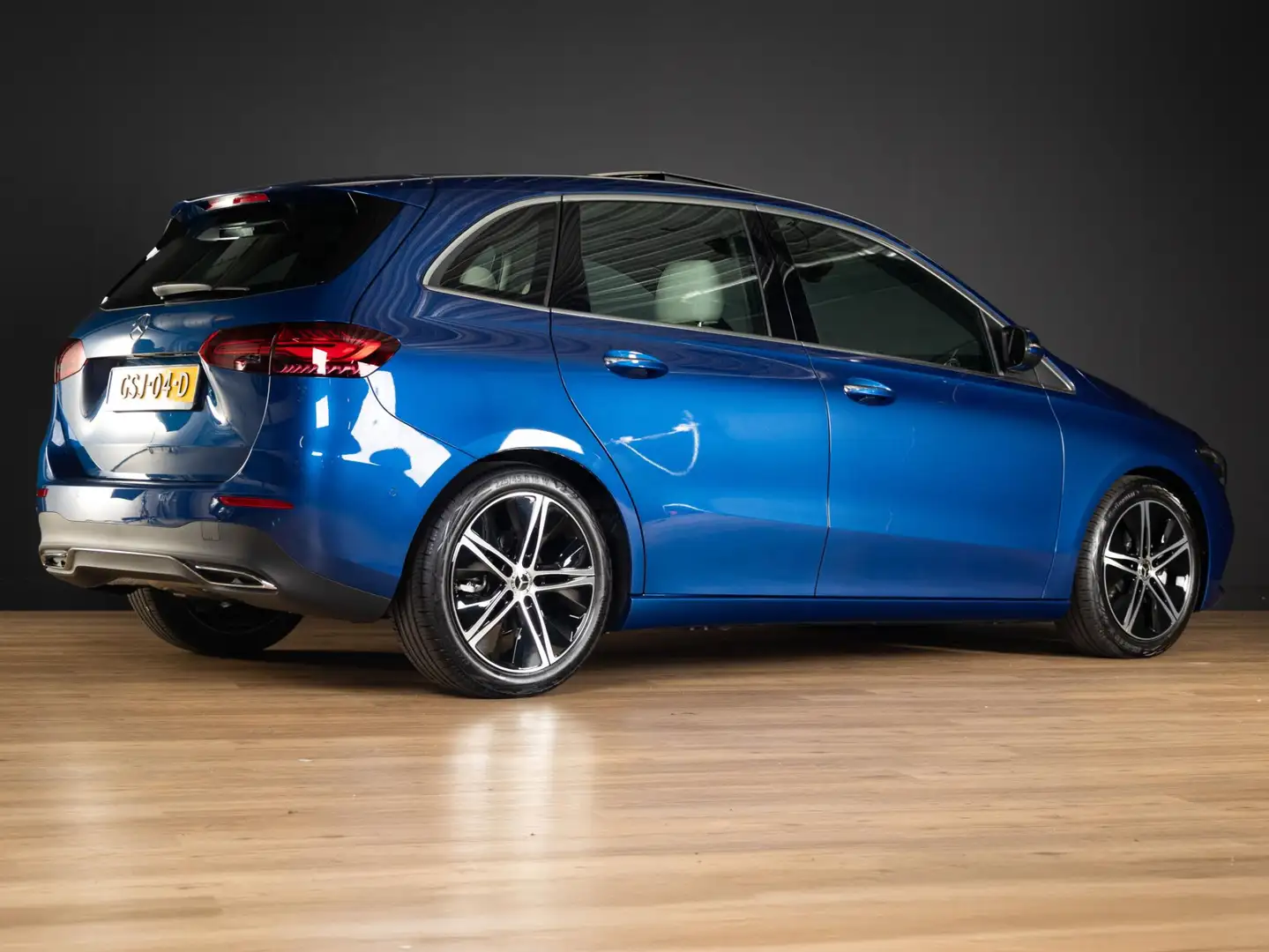 Mercedes-Benz B 180 Star Edition Luxury Line Panorama dak Blauw - 2