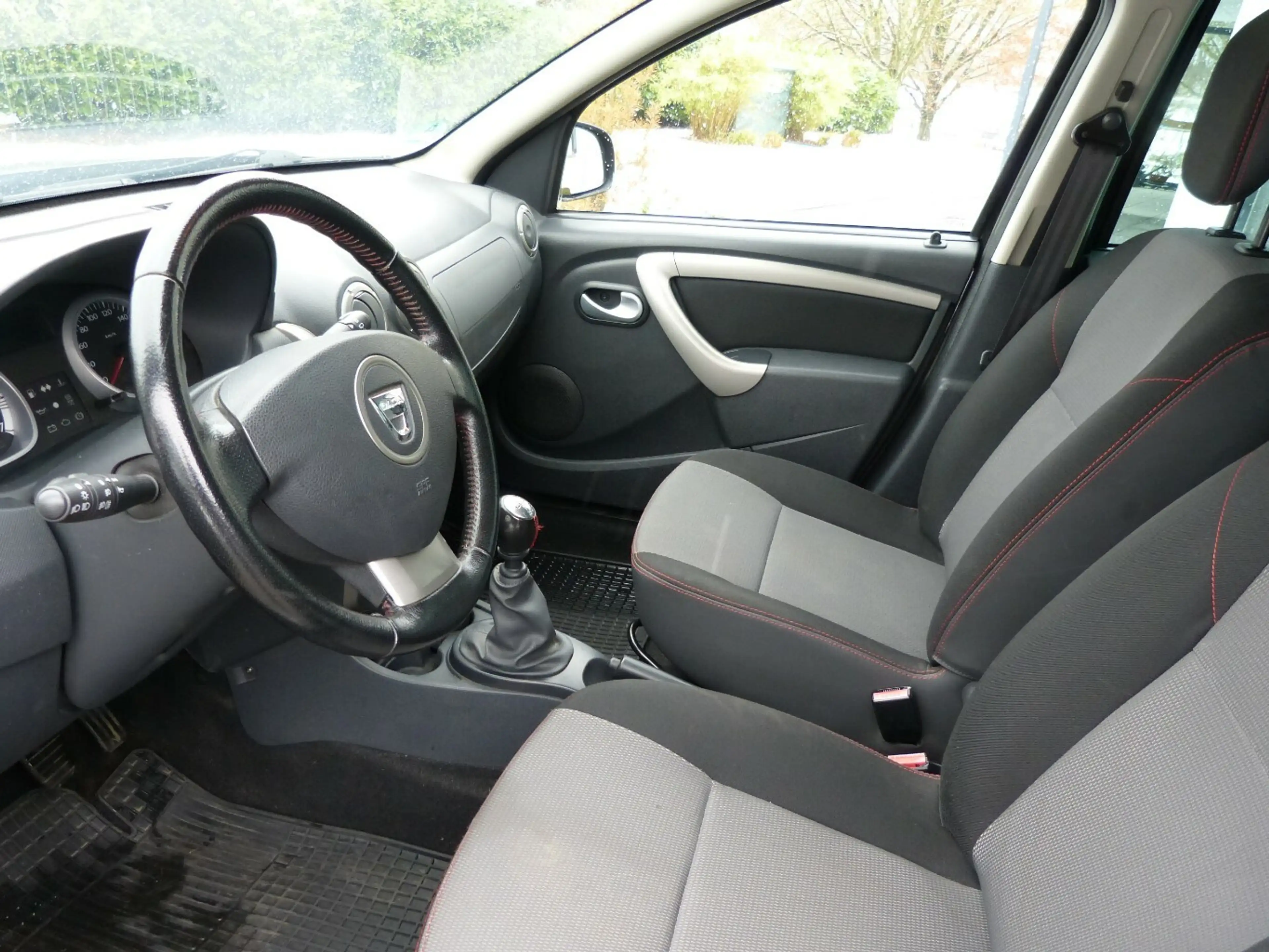 Dacia Duster Delsey 4x4 DCI 110 FAP [AHK/TÜV] — photo 10