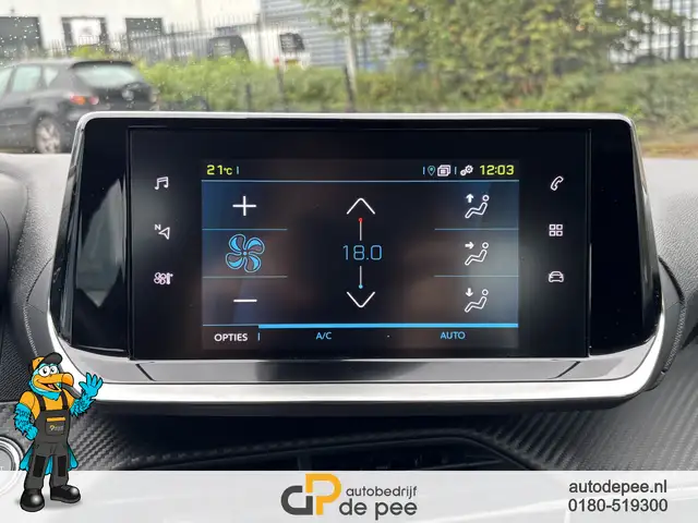 Peugeot E-208 view 11