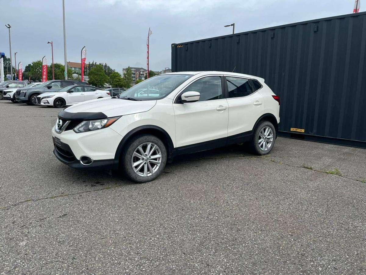 2017 Nissan Qashqai SV / AWD / Toit ouvrant / Mags / Aucun accident