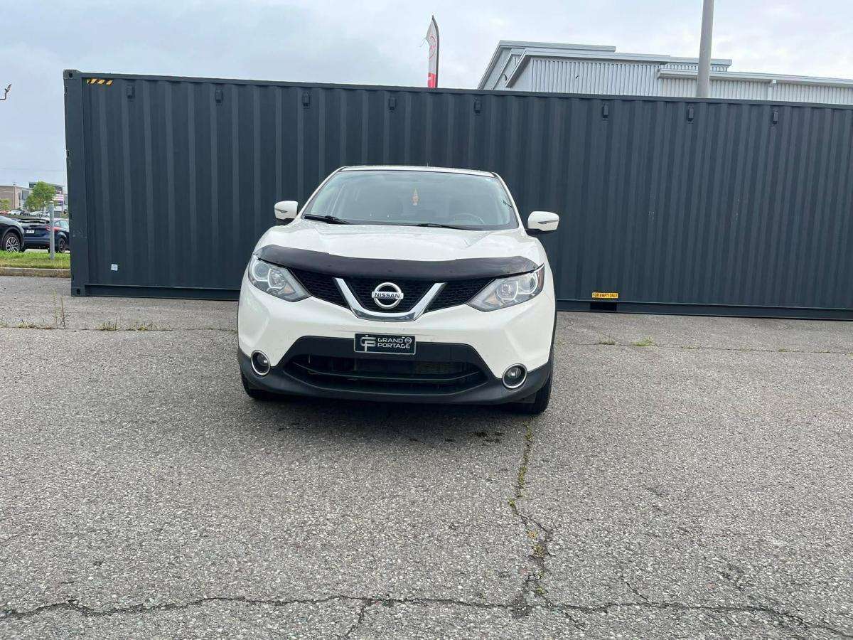 2017 Nissan Qashqai SV / AWD / Toit ouvrant / Mags / Aucun accident — снимка 1