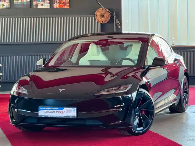 Tesla Model 3 Facelift Performance Dual AWD Steuer