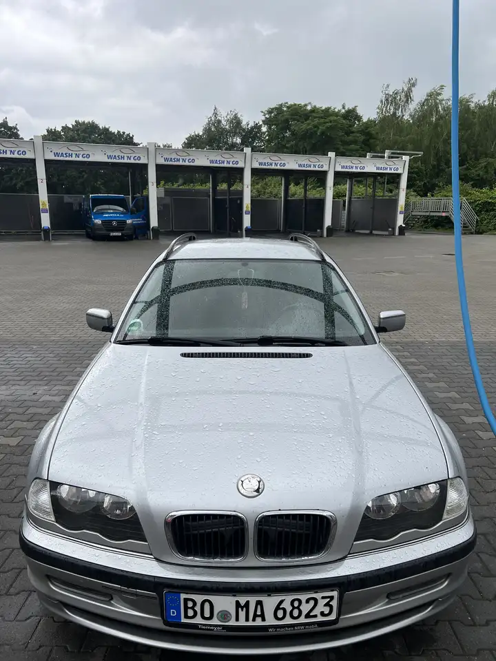 BMW 318i touring, foto 1