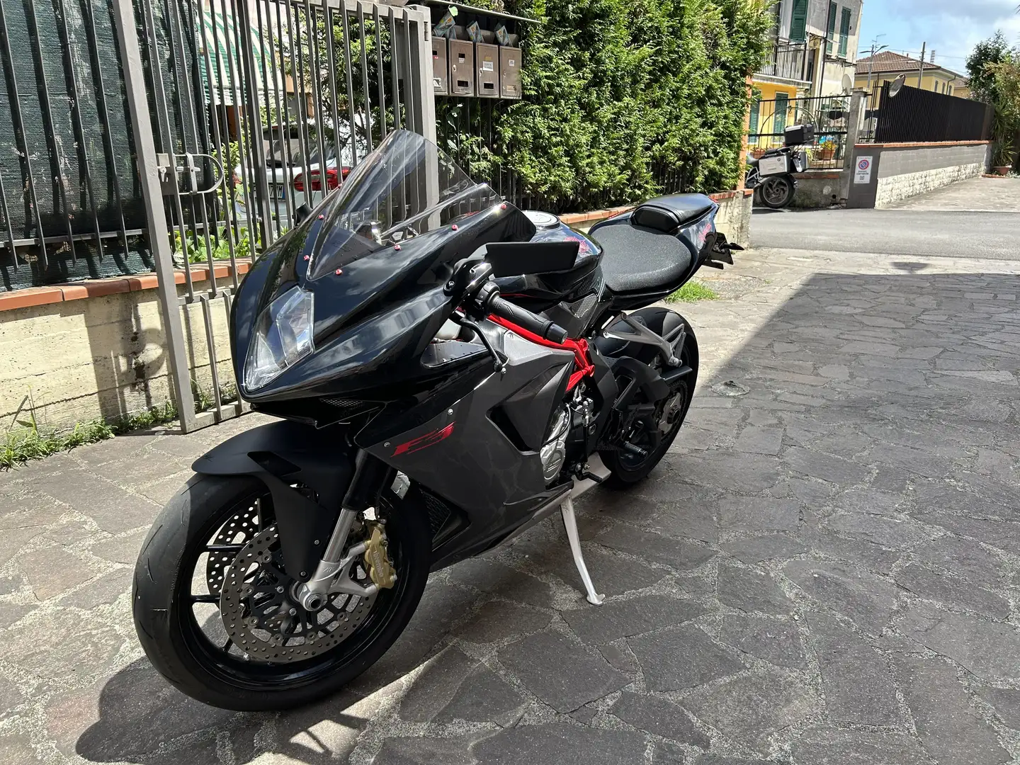 MV Agusta F3 Noir - 1