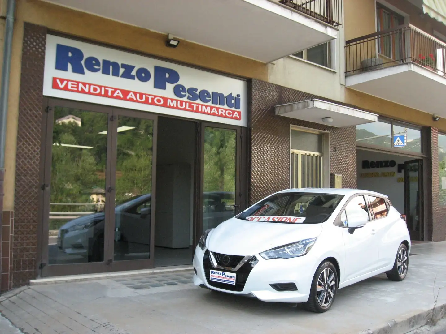 Nissan Micra Micra 1.0L 12V 5 porte Visia *ADATTA AI NEOPATENT Білий - 1