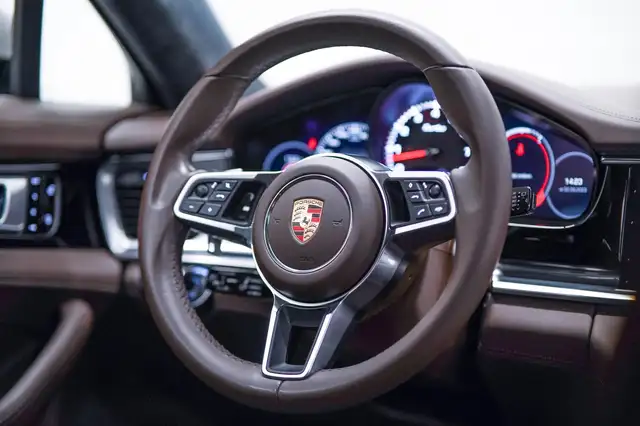 Porsche Panamera view 8
