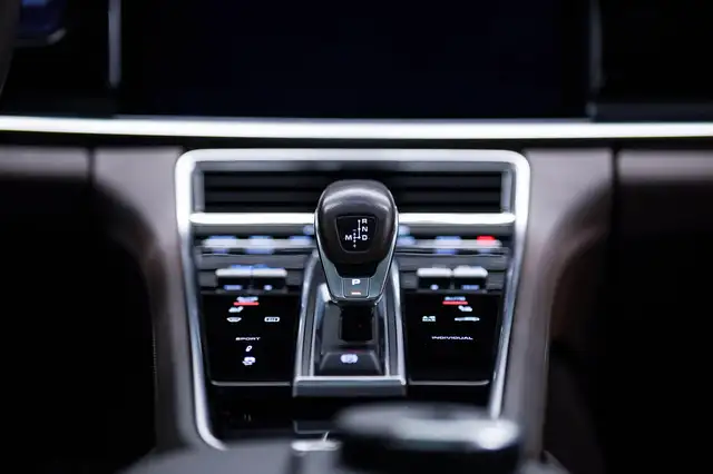 Porsche Panamera view 12