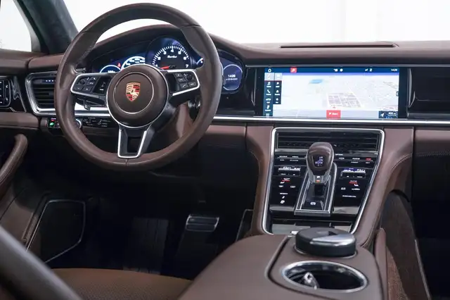 Porsche Panamera view 7