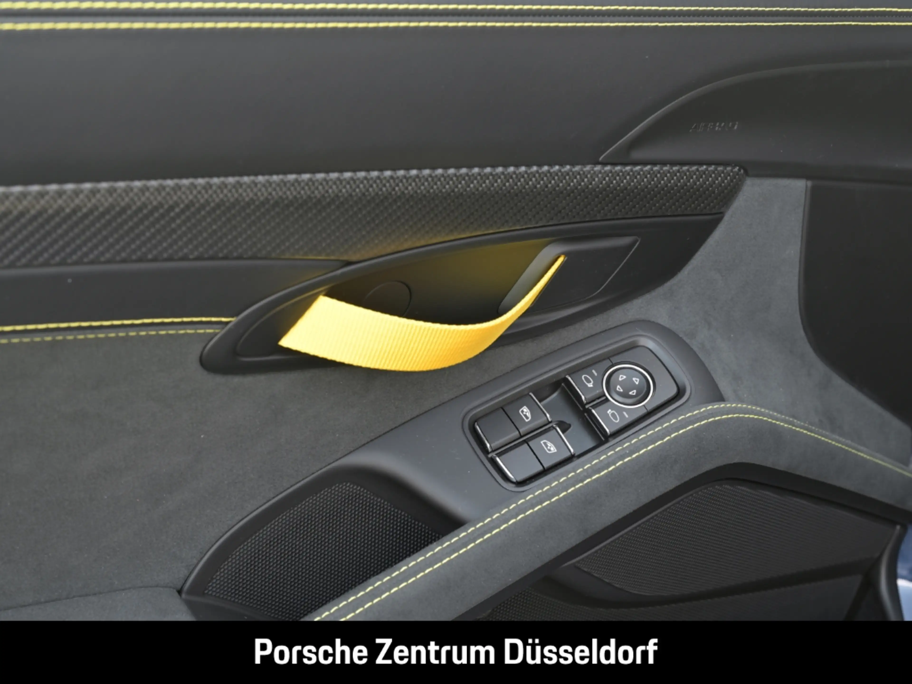 Porsche 718 Spyder RS — photo 12