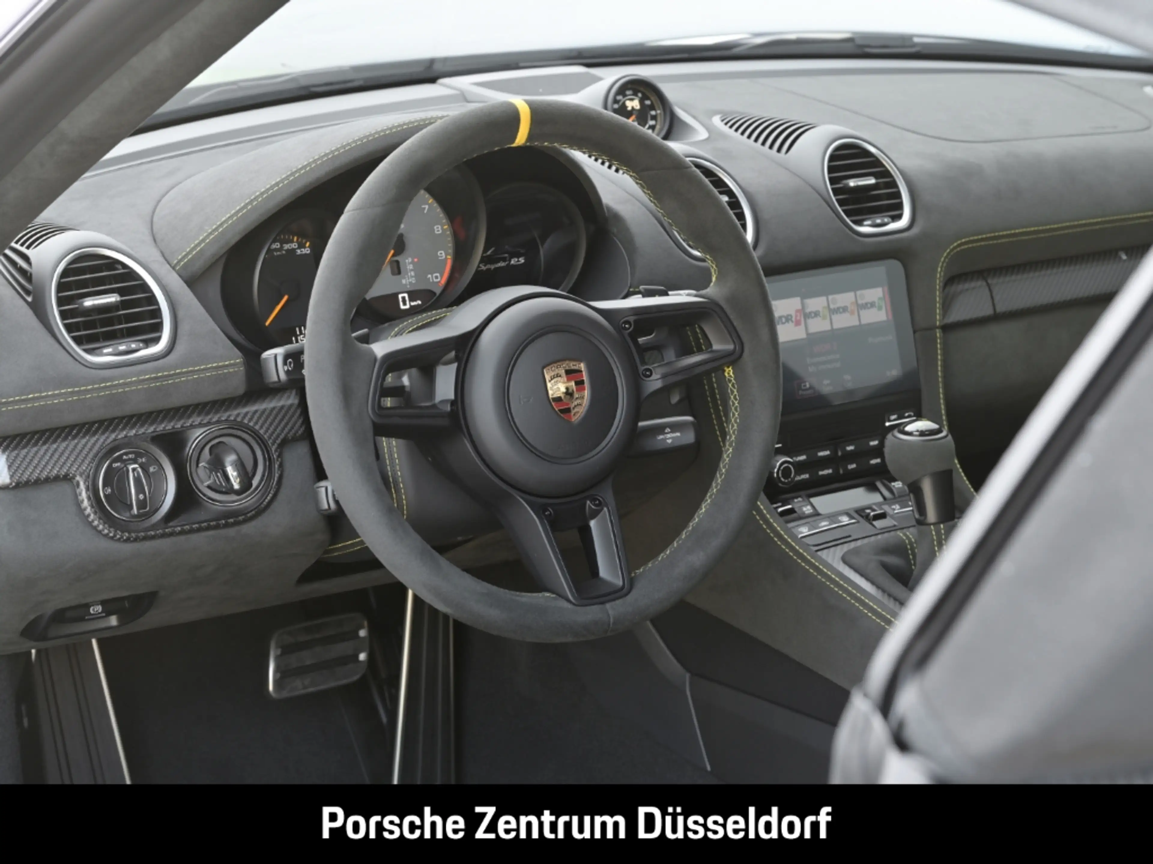 Porsche 718 Spyder RS — photo 13