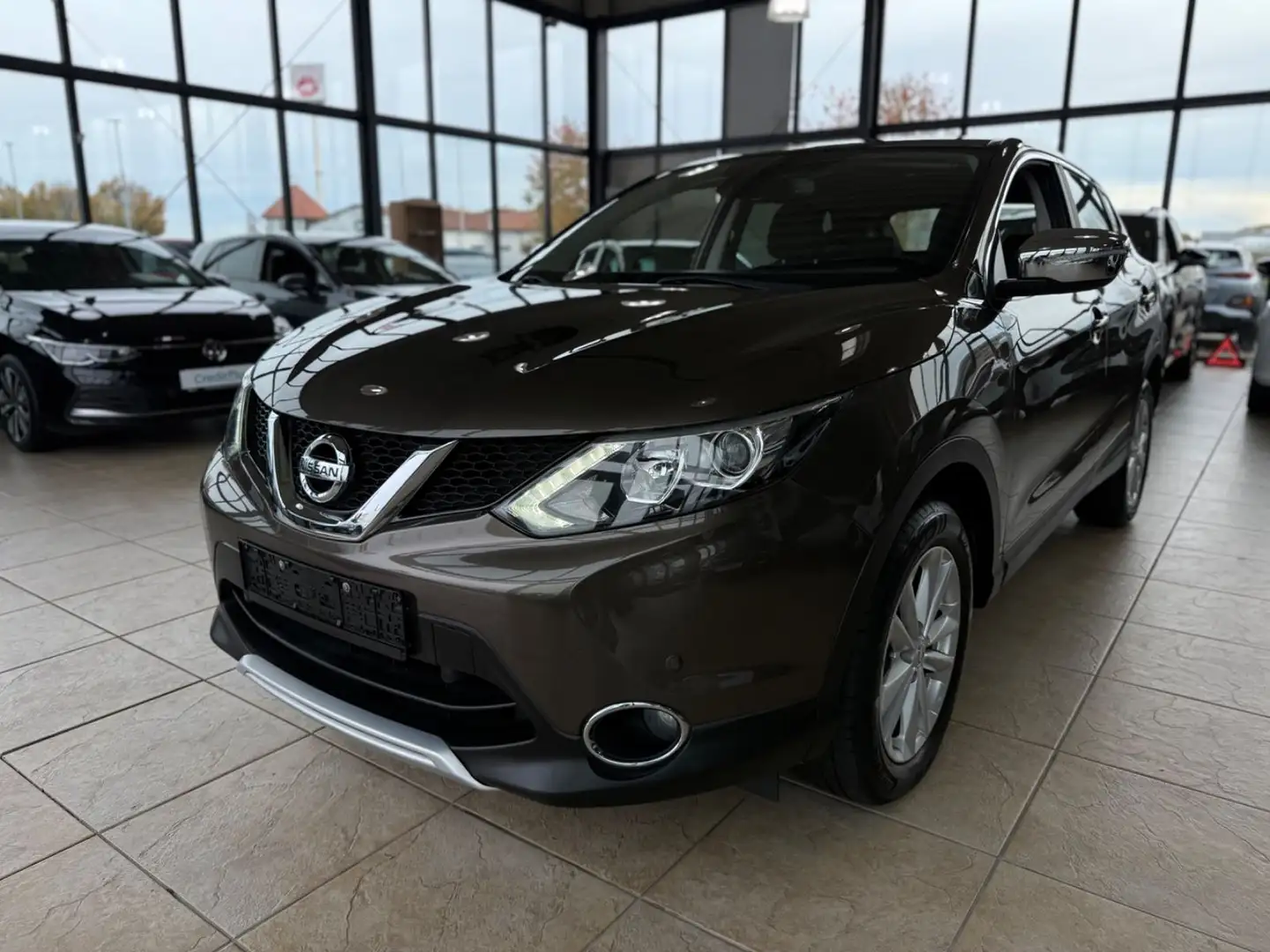 Nissan Qashqai Acenta Hnědá - 1