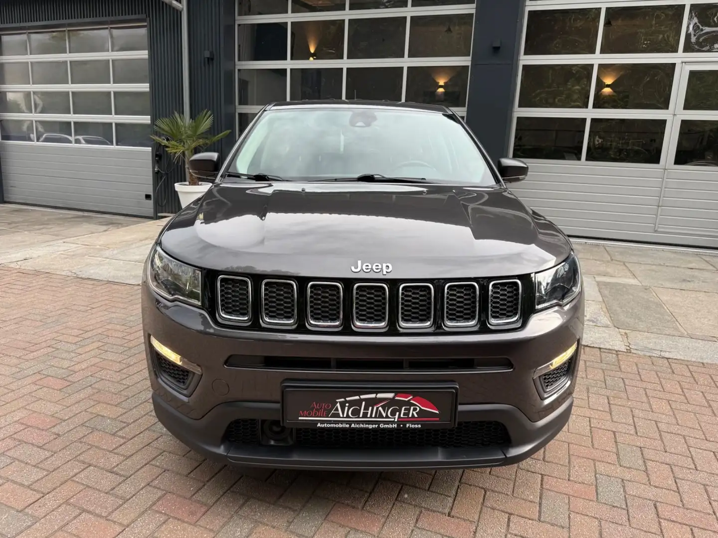 Jeep Compass Sport FWD 1.Hand Kamera 48tkm 8-Fach Grau - 2