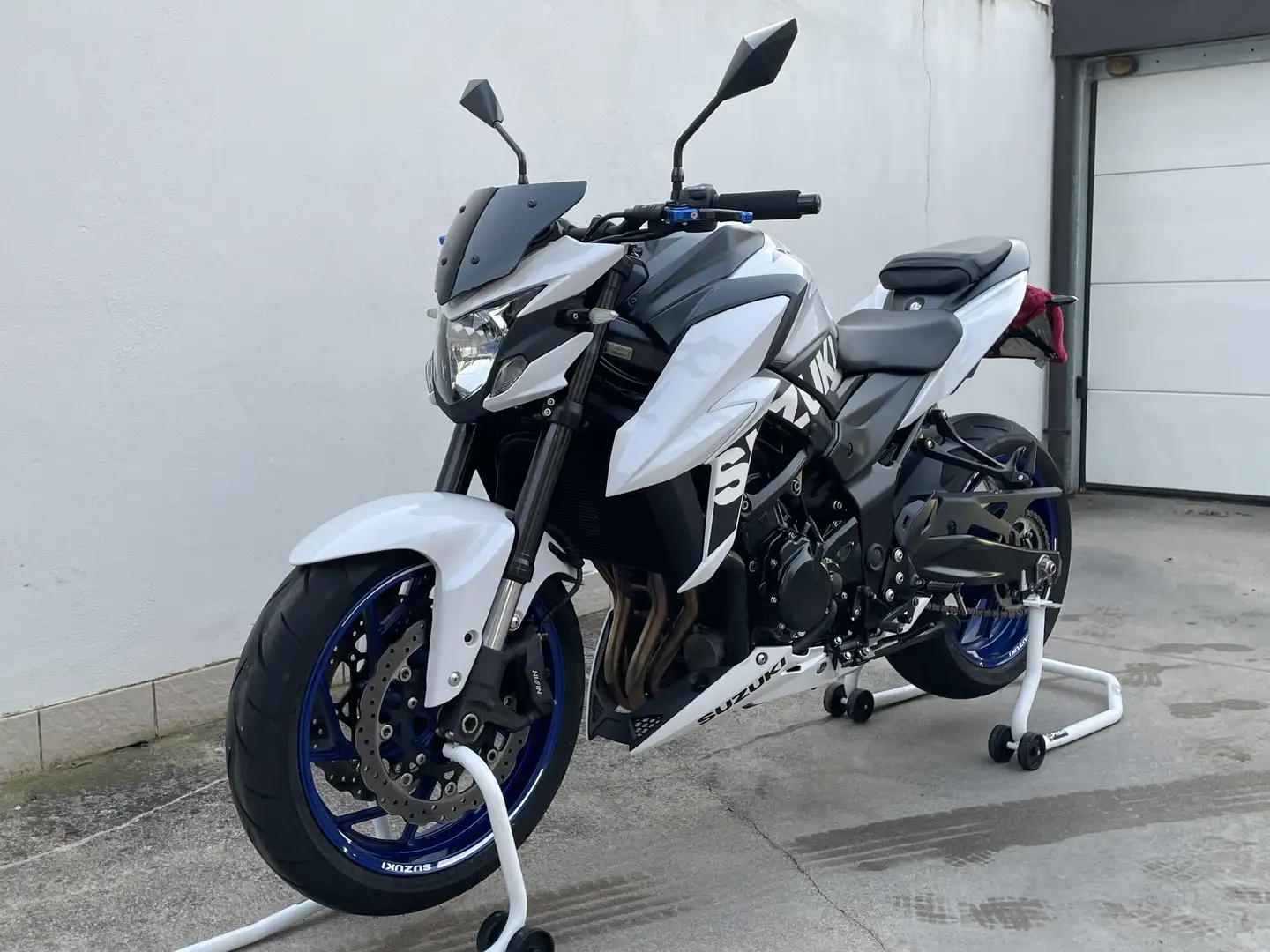 Suzuki GSX-S 750 yugen carbon Alb - 1