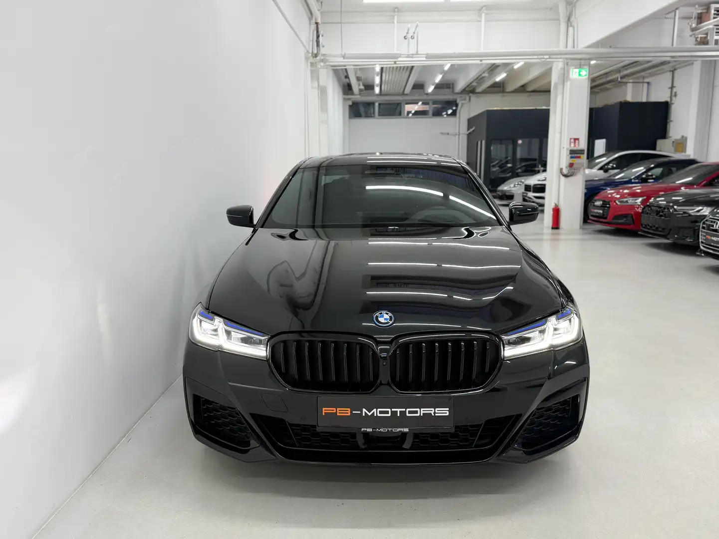 BMW 530 e xDrive M Sport Laser 360° 19" AHK Fahrassist Schwarz - 2