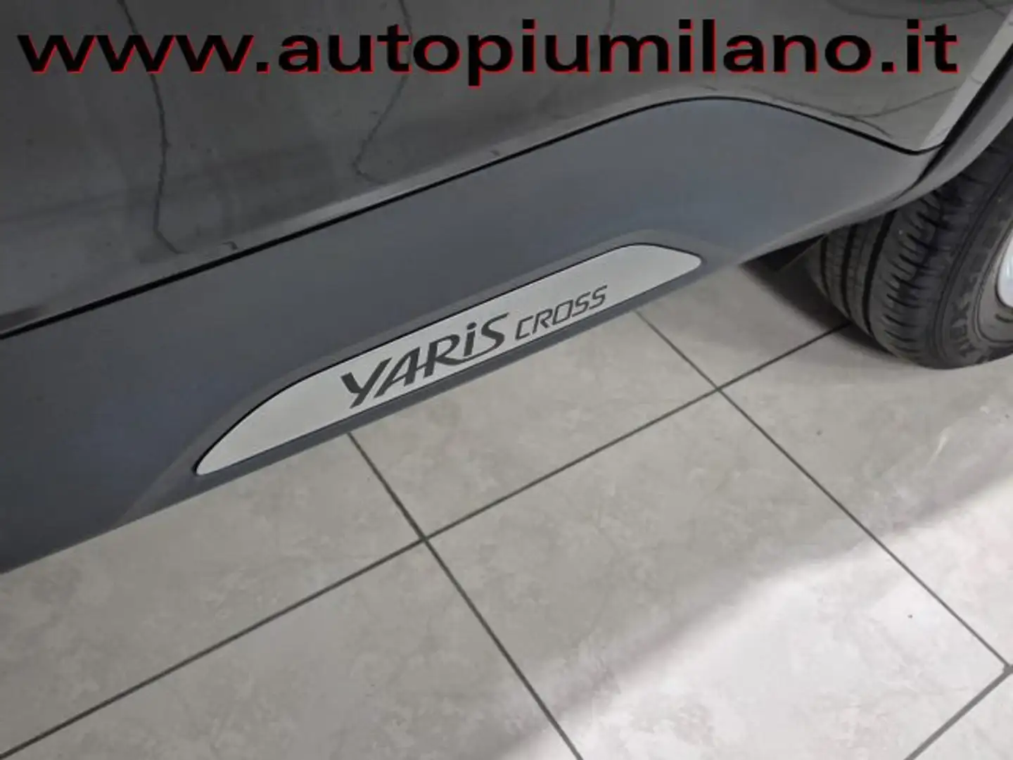 Toyota Yaris Yaris Cross Cross 1.5h Business fwd 116cv e-cvt Noir - 2