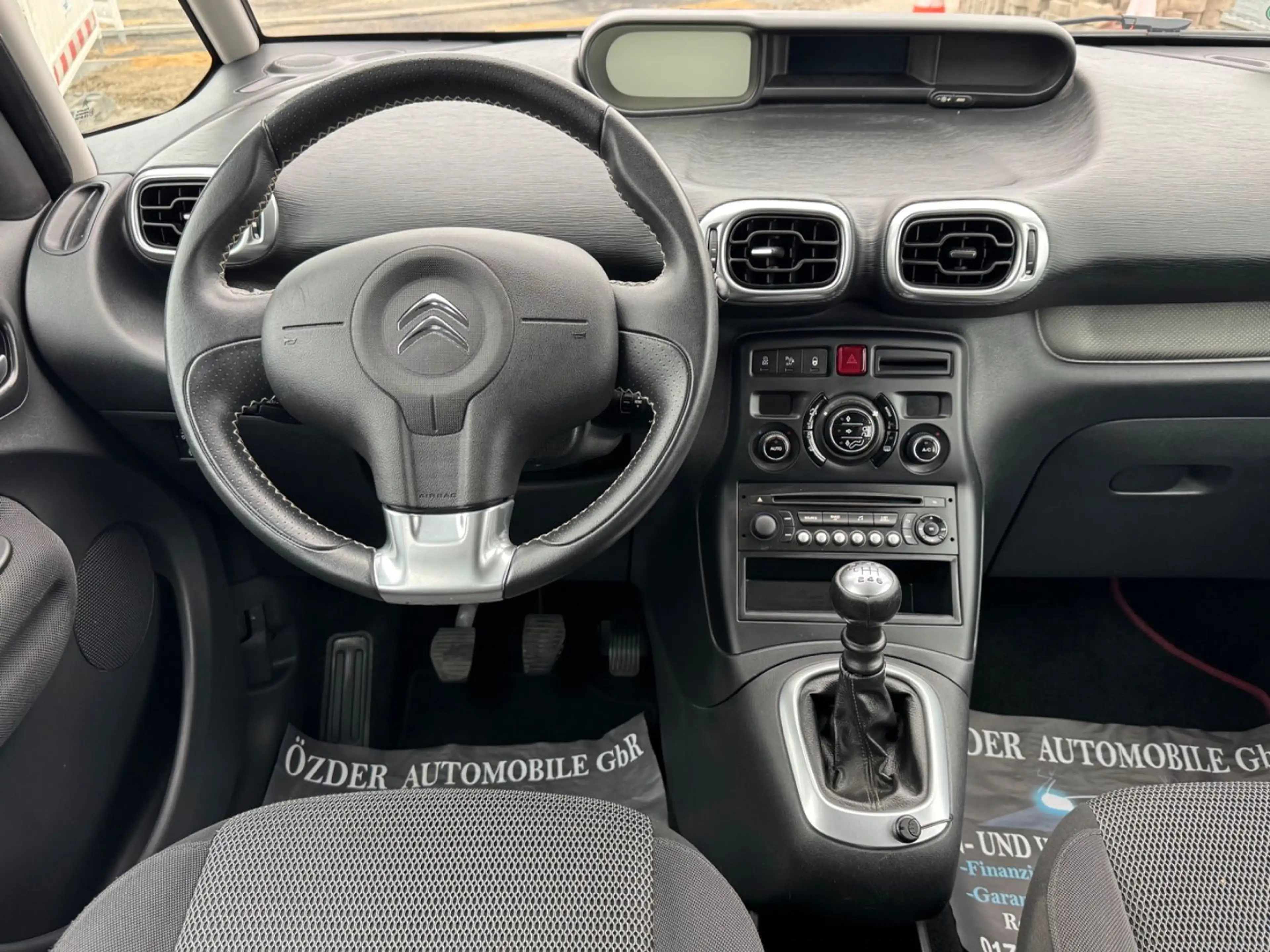 Citroen C3 Picasso 1.6 HDi Selection+Finanzierung+ — photo 11