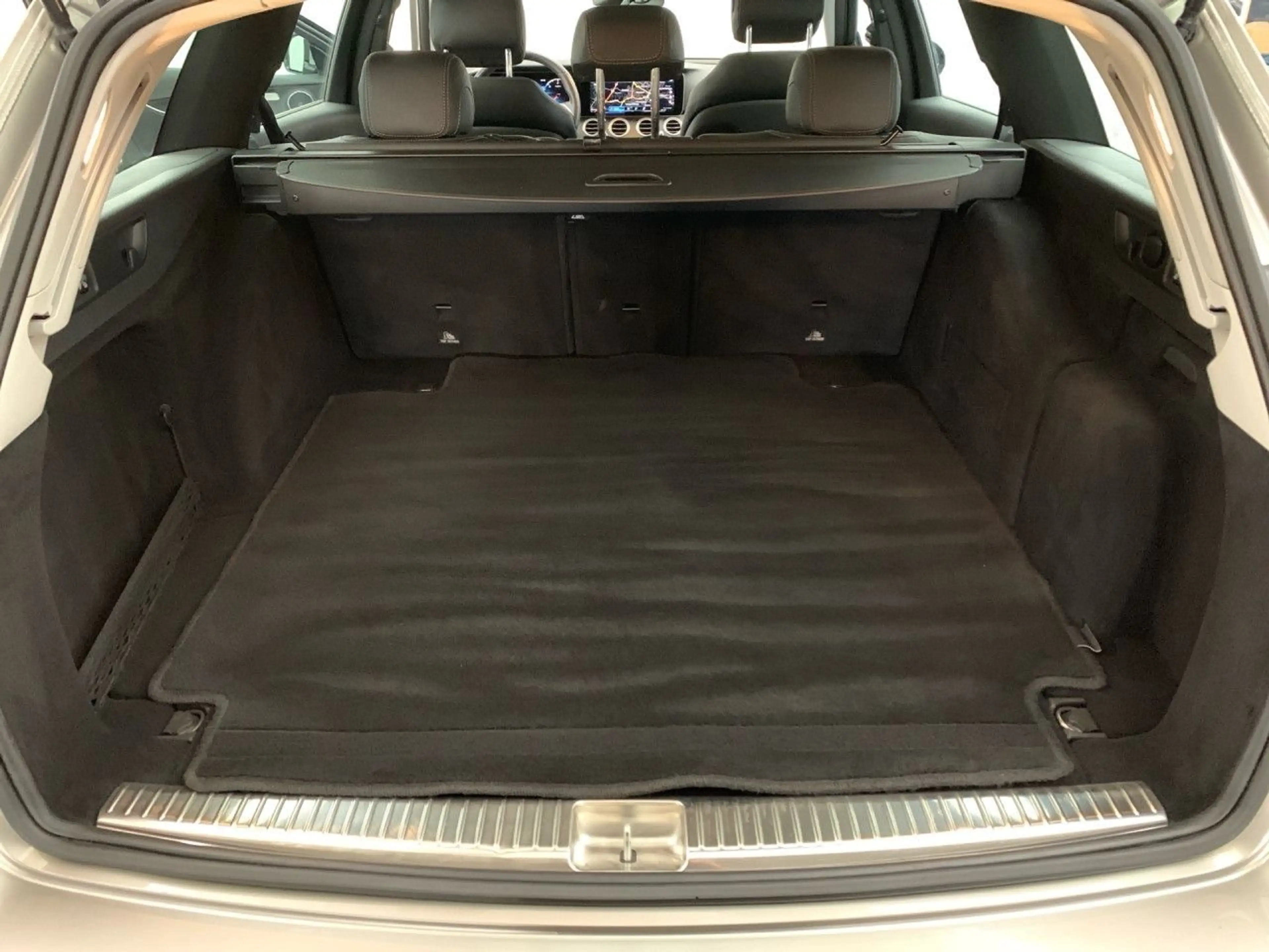 Mercedes-Benz E 400 d T 4M WideScreen Stdhzg Multibeam Distr+ 9G — photo 13