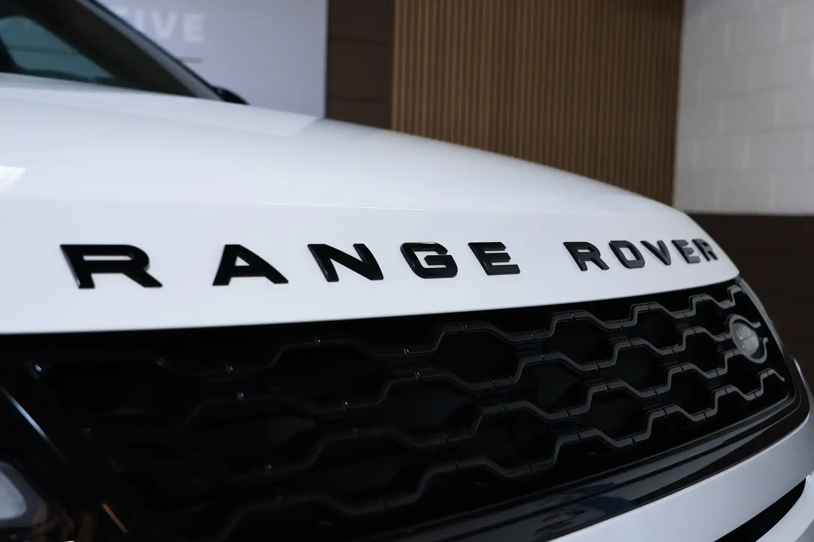 Land Rover Range Rover Evoque 1.5 P300e AWD Autob. Wit - 2